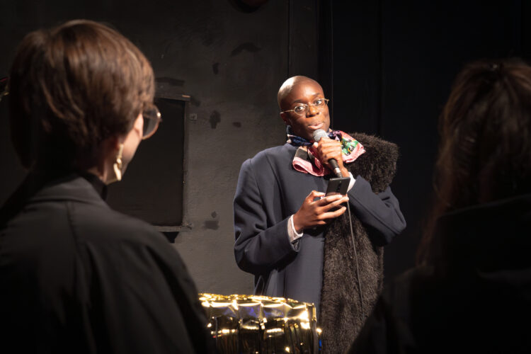 CONTEMPORAINES FETES SES 5 ANS - Contemporaines