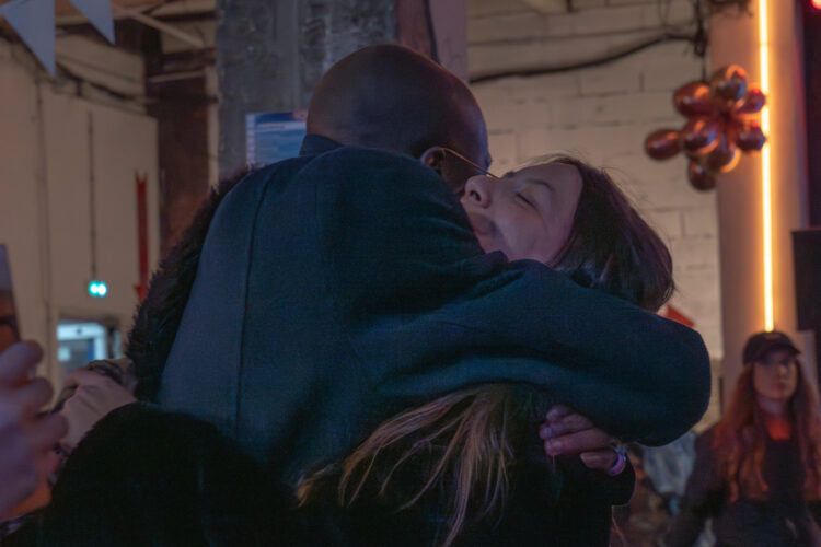 CONTEMPORAINES FETES SES 5 ANS - Contemporaines