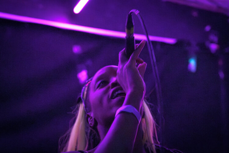 CONTEMPORAINES FETES SES 5 ANS - Contemporaines