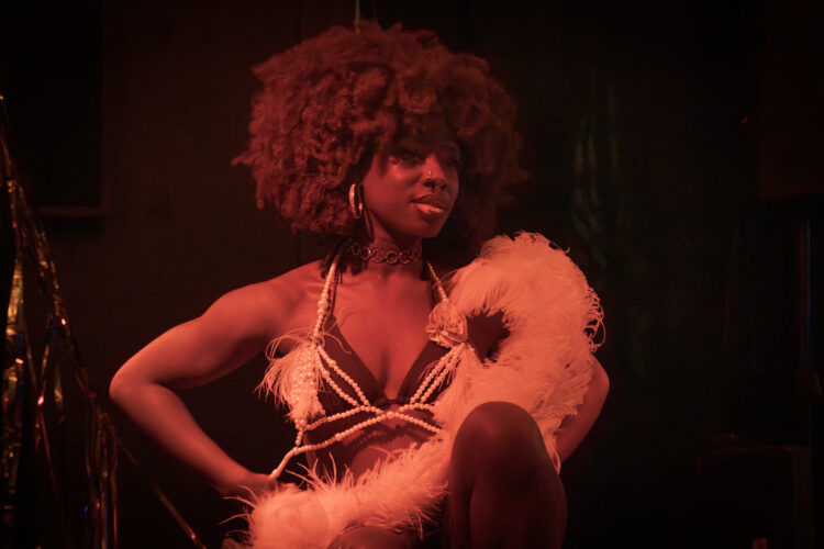 CONTEMPORAINES FETES SES 5 ANS - Contemporaines